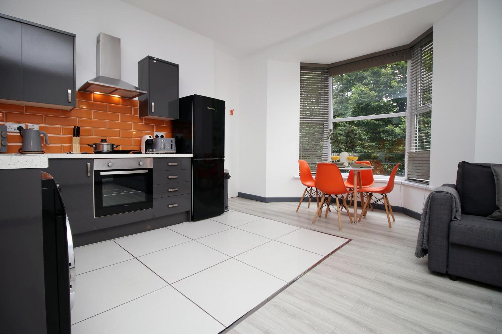 Fully Equipped Kitchen, Parking, City Centre Swansea Esterno foto