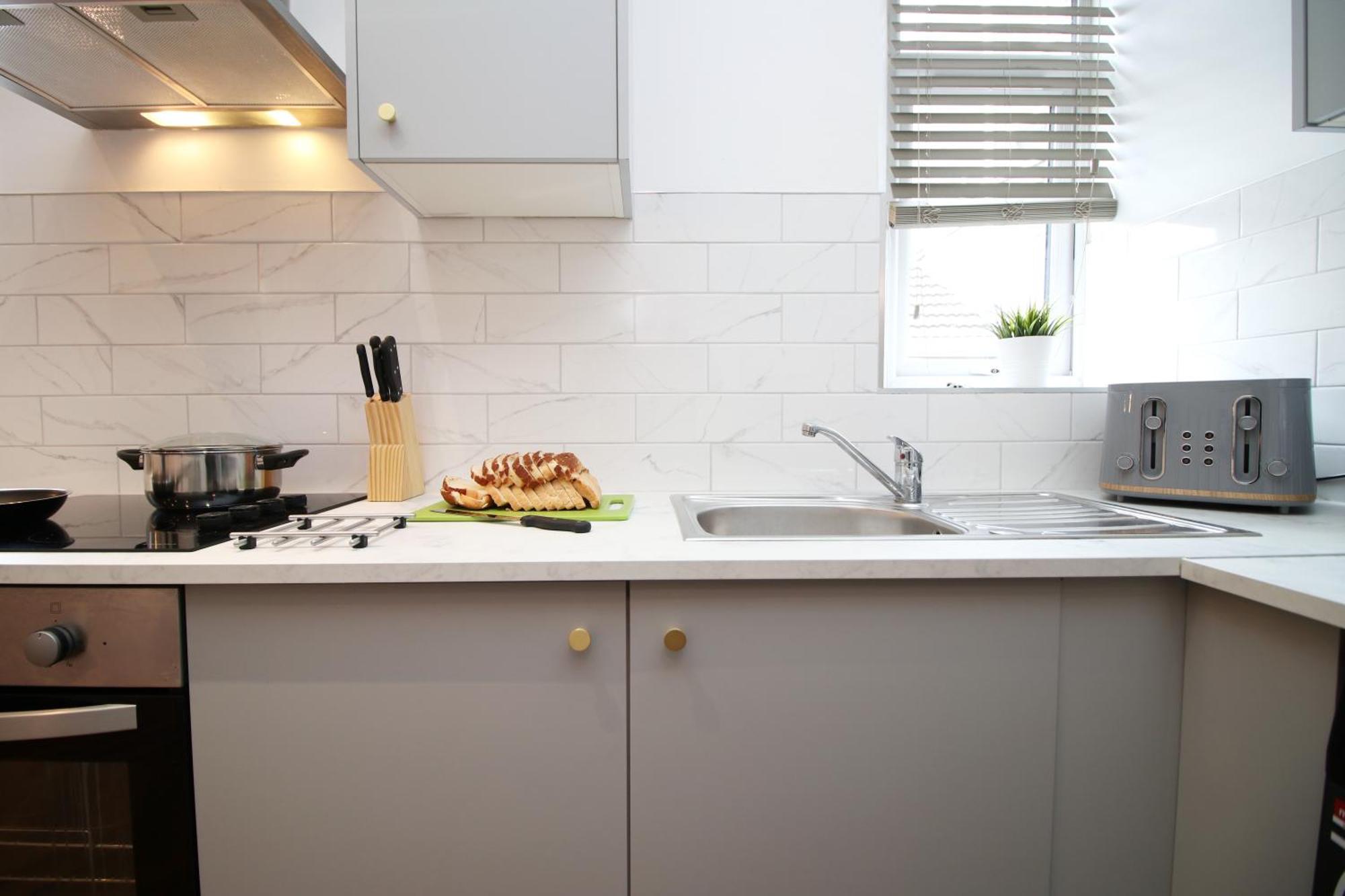 Fully Equipped Kitchen, Parking, City Centre Swansea Esterno foto