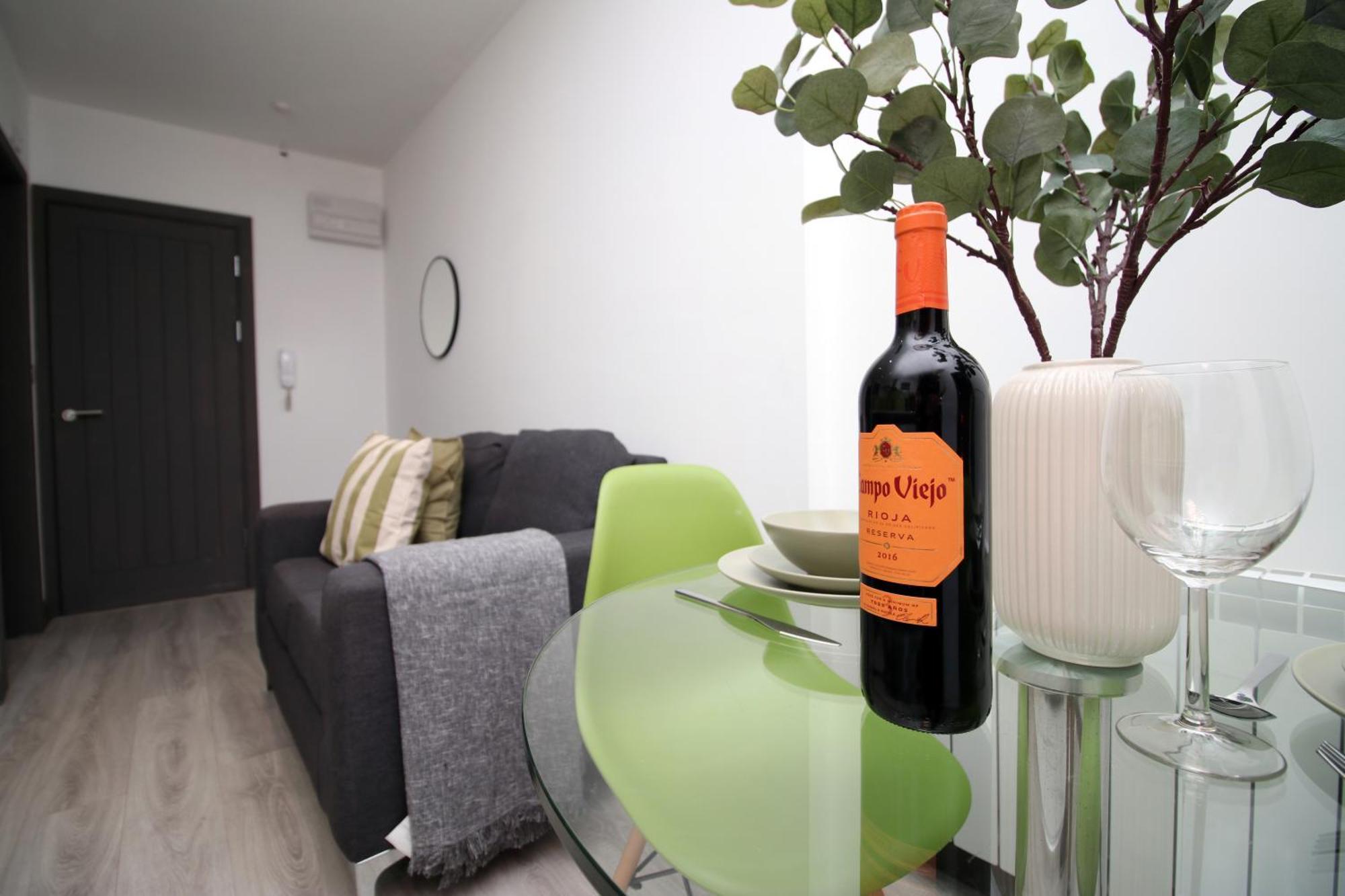 Fully Equipped Kitchen, Parking, City Centre Swansea Esterno foto