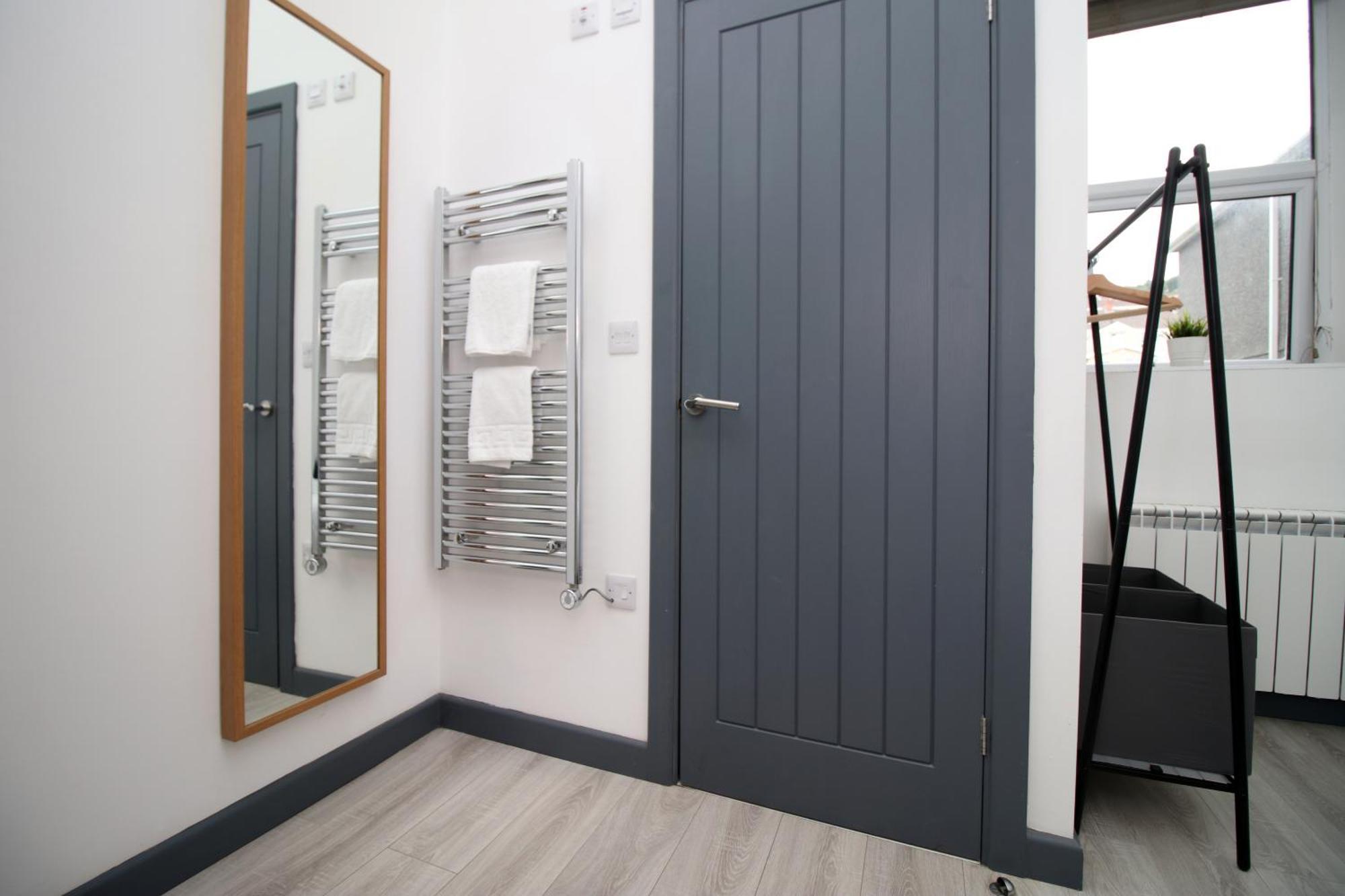 Fully Equipped Kitchen, Parking, City Centre Swansea Esterno foto