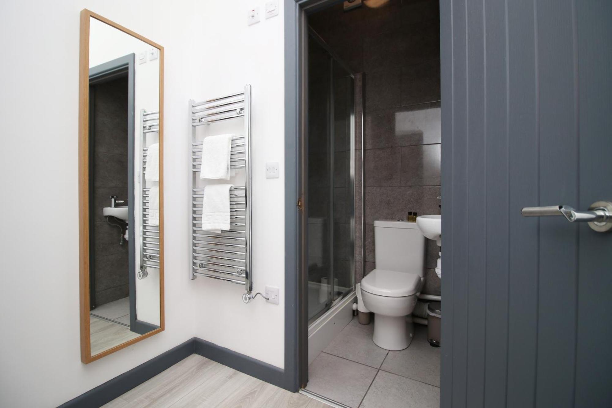 Fully Equipped Kitchen, Parking, City Centre Swansea Esterno foto