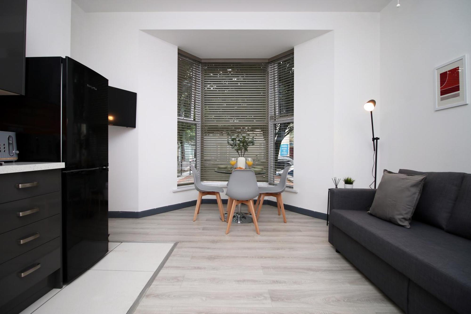 Fully Equipped Kitchen, Parking, City Centre Swansea Esterno foto